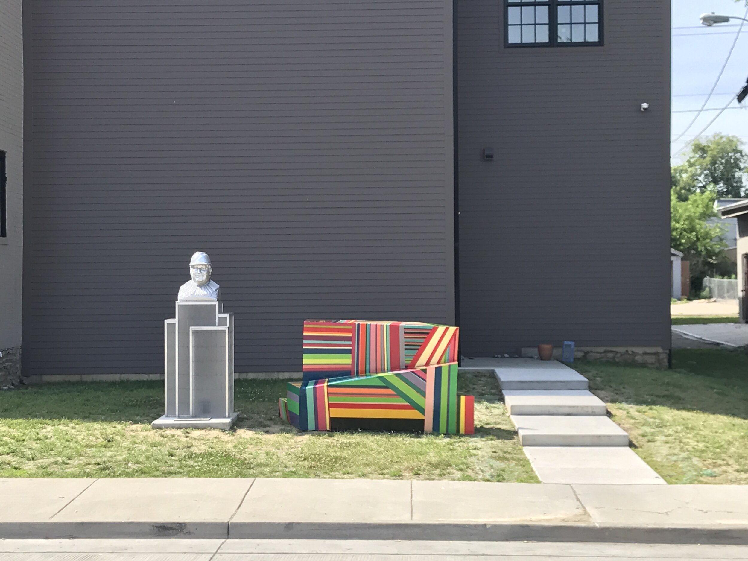 ‘LUNCHBOX’ PUBLIC BENCH