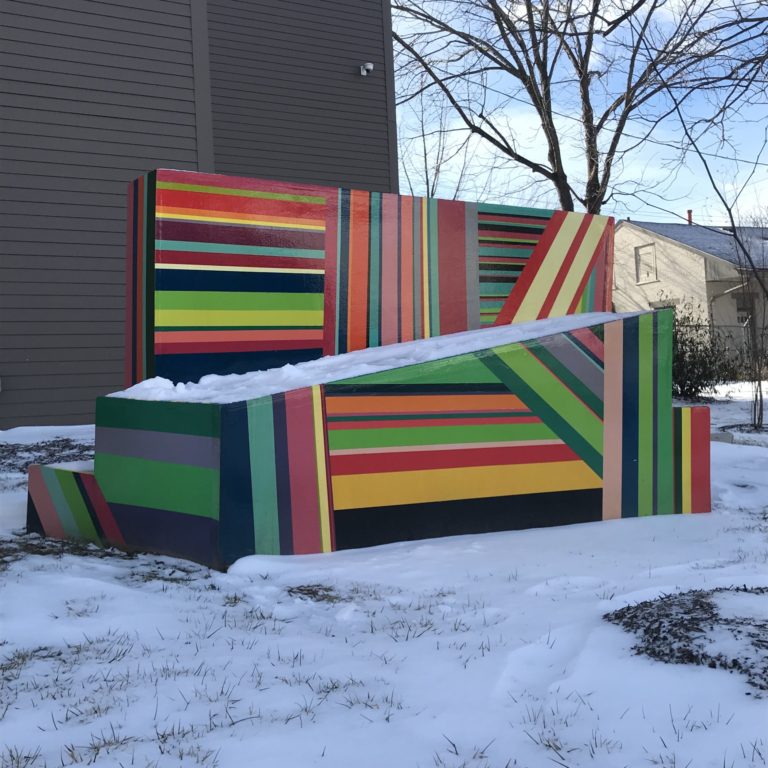 ‘LUNCHBOX’ PUBLIC BENCH