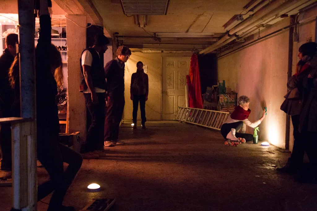 "Spidering into the Hole" photo by Vitor Texeira