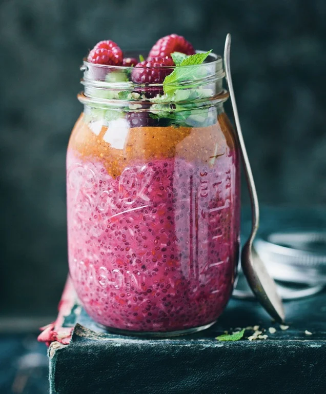 CHIA & RASPBERRY BREAKFAST