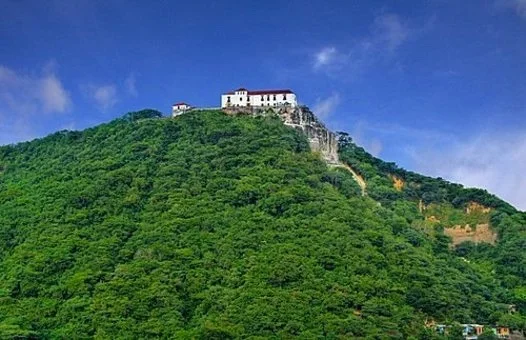    CONVENTO DE LA POPA    PHOTO:   Wikimedia Commons   