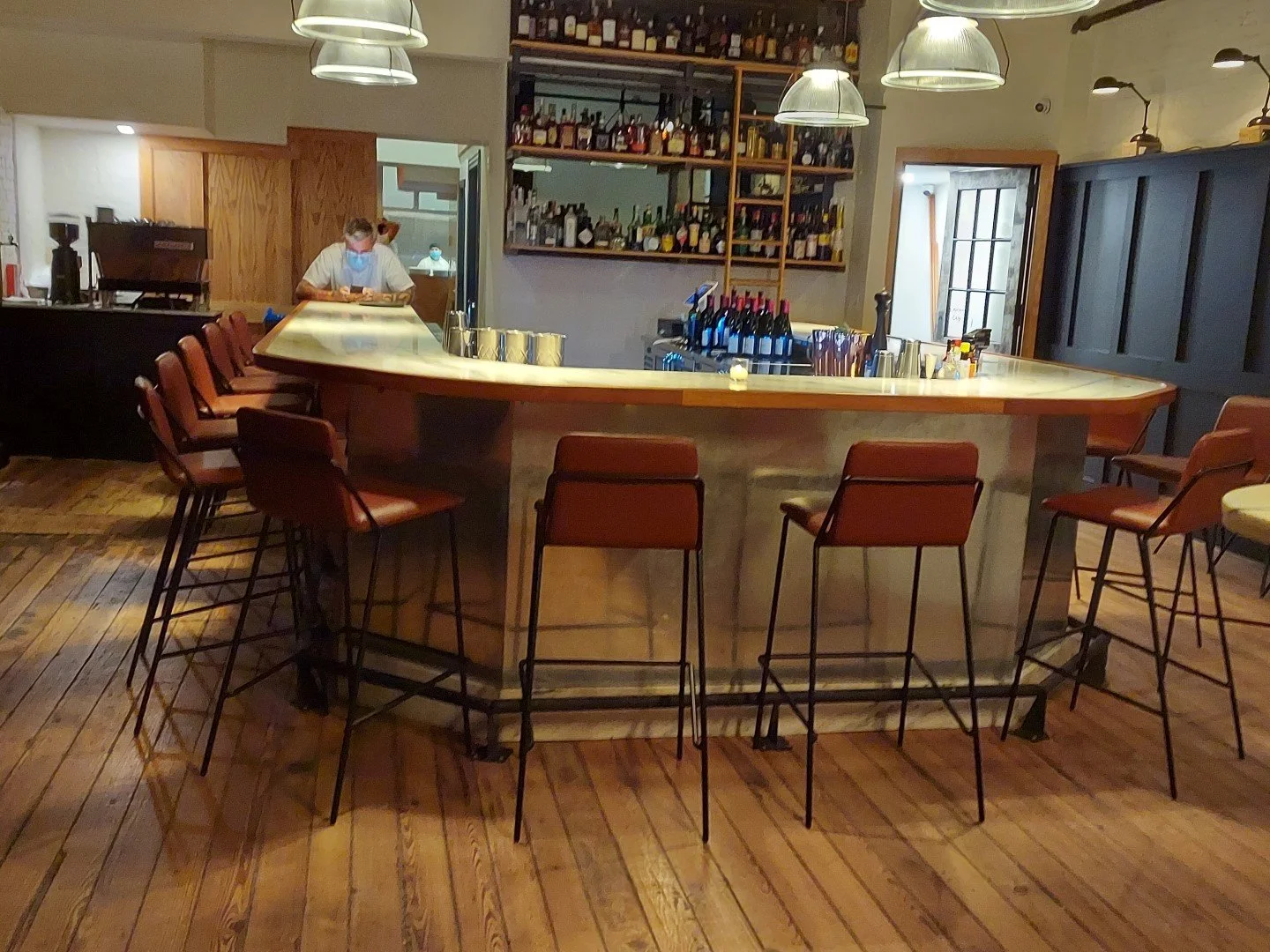 Longo Restaurant &amp; Bar