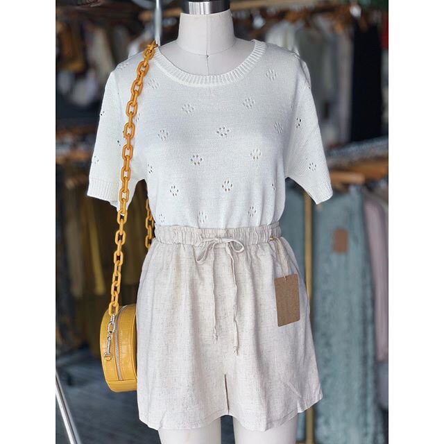 Loving our new summer knits &amp; linens!
&bull;
Shop in-store &amp; online, DM, through text at 210-480-1807 or via email with Square invoice | 👁 #CouleurBlindéByAnthonyRyan #CouleurBlindé #FallFashion #ShopLocal #SanAntonio