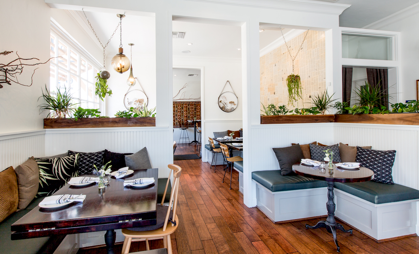 MAIN DINING ROOM | SEATS 30 Available for 'SEMI-PRIVATE BUYOUT' option