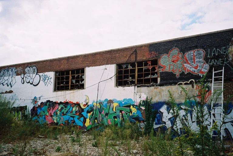 2585530-R2-070-33A.jpg