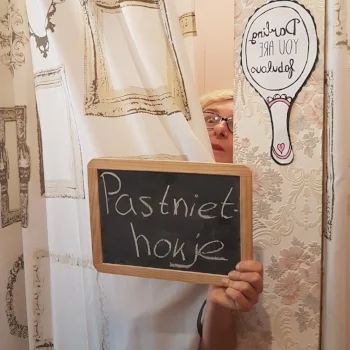 Als zelfstandig ondernemer heb je een focus nodig, een niche, een specialisatie. Maar wat, als je niet in één hokje past? Twee oplossingen en bijbehorende voordelen en valkuilen. Foto: Annegreet Rouw. Idee: ZinVol.