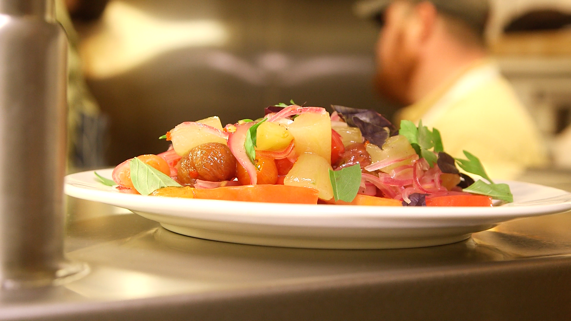Sliced+local+tomatoes+with+cucumbers+and+sweet+onion+2.png