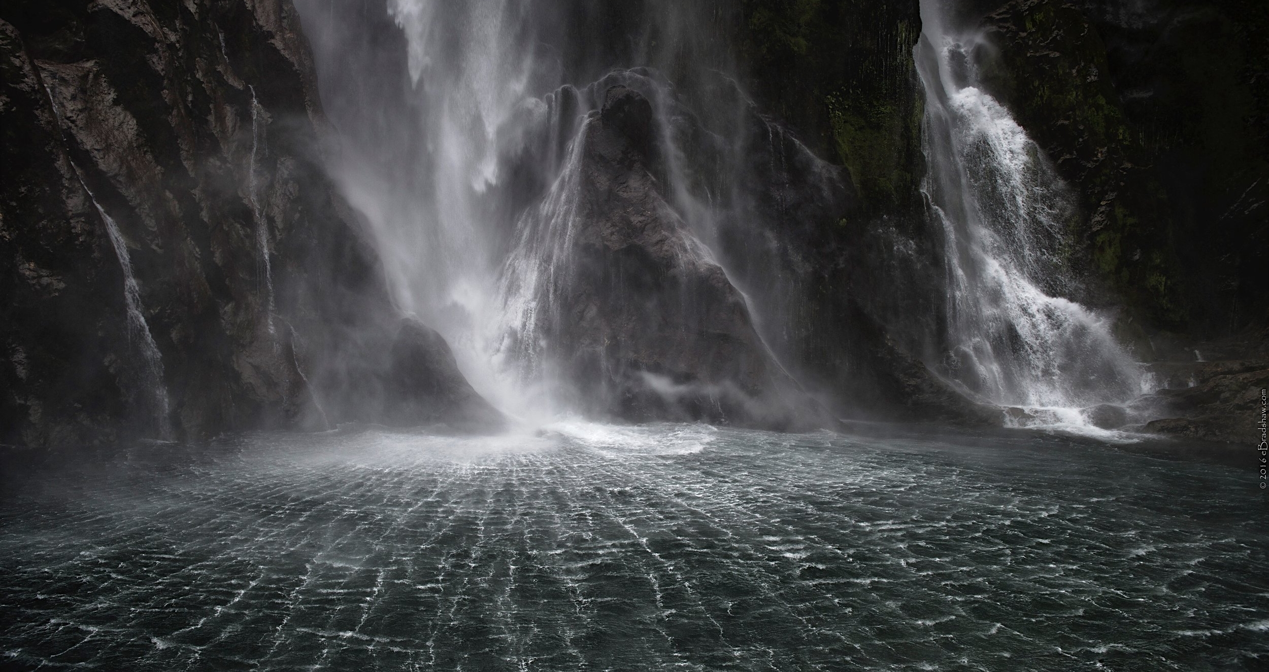 2016-11 - New Zealand - Waterfall.jpg