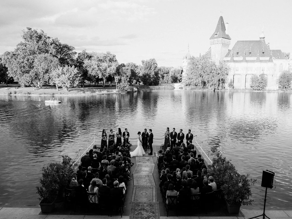Greg+Anna_4880_bw (1).jpg