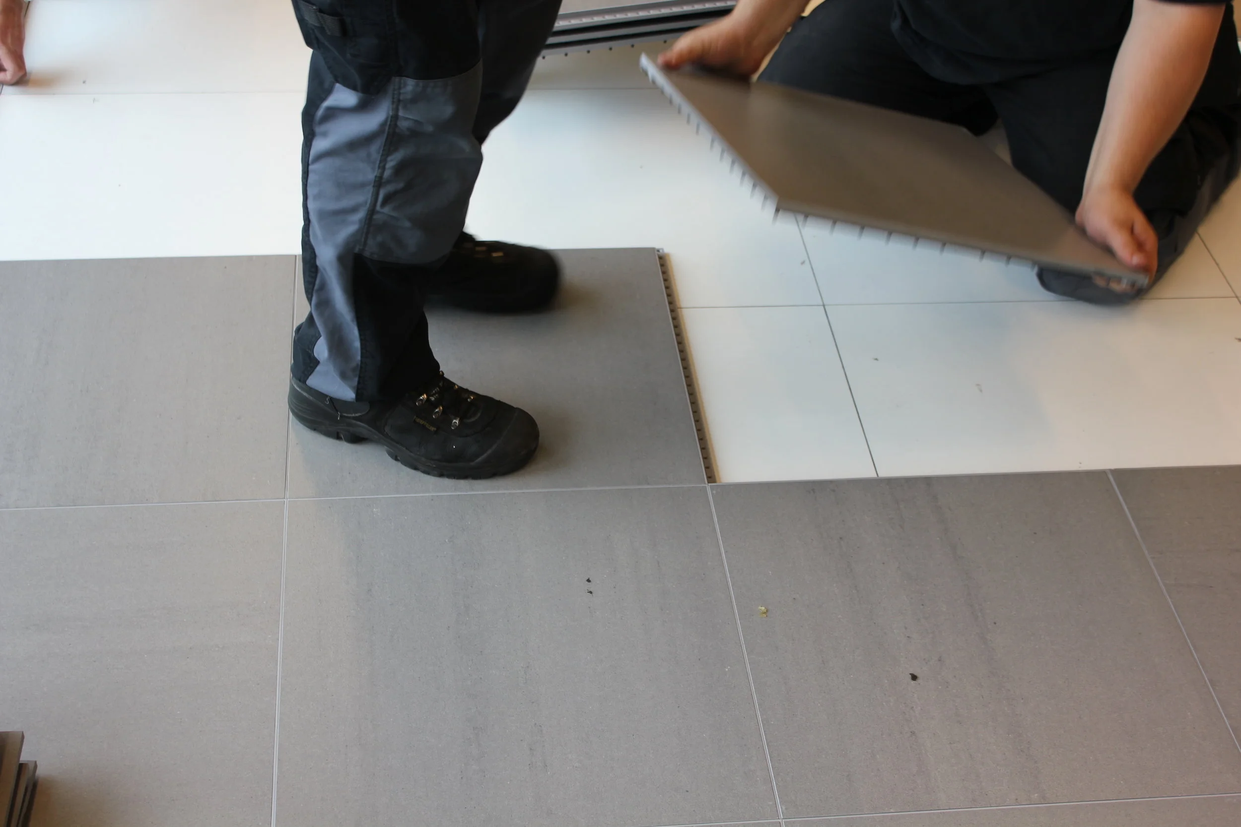 Versaflex® Porcelain Dry Lay tile being installed