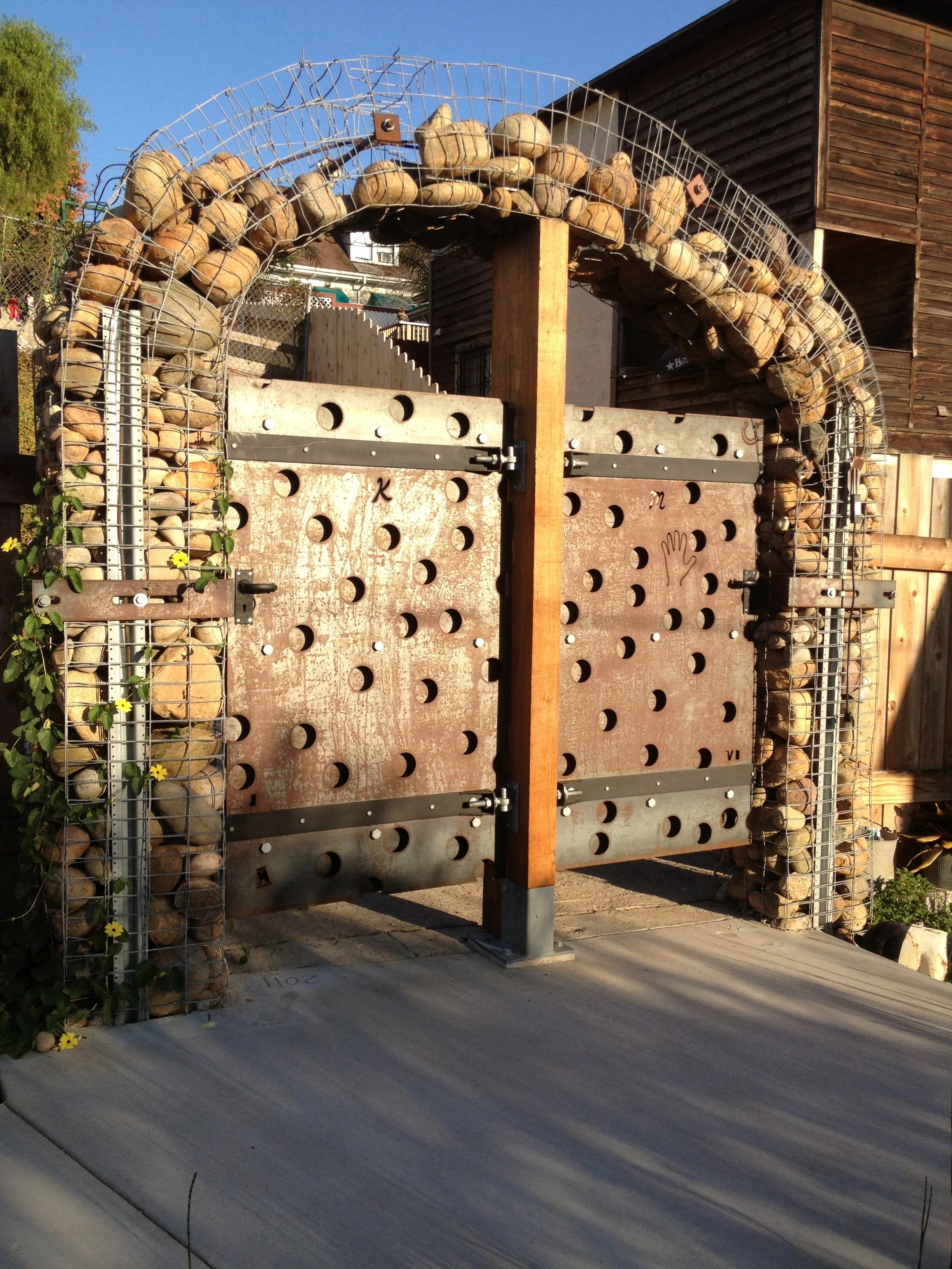 Metal Gate Stone Gabion.jpg