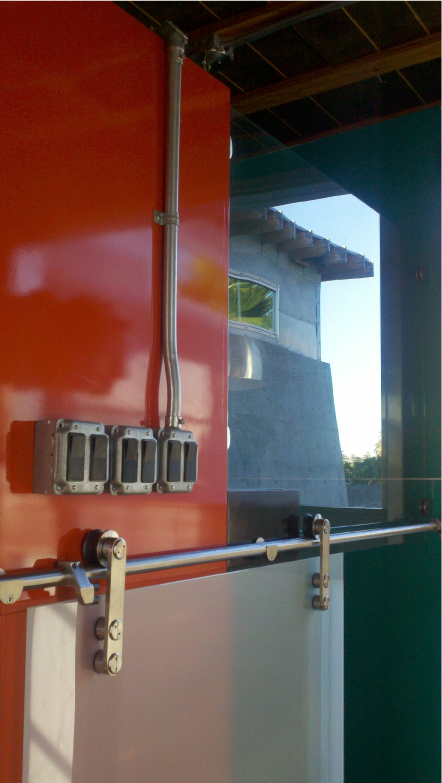 glass-sliding-door-in-concrete-house.png