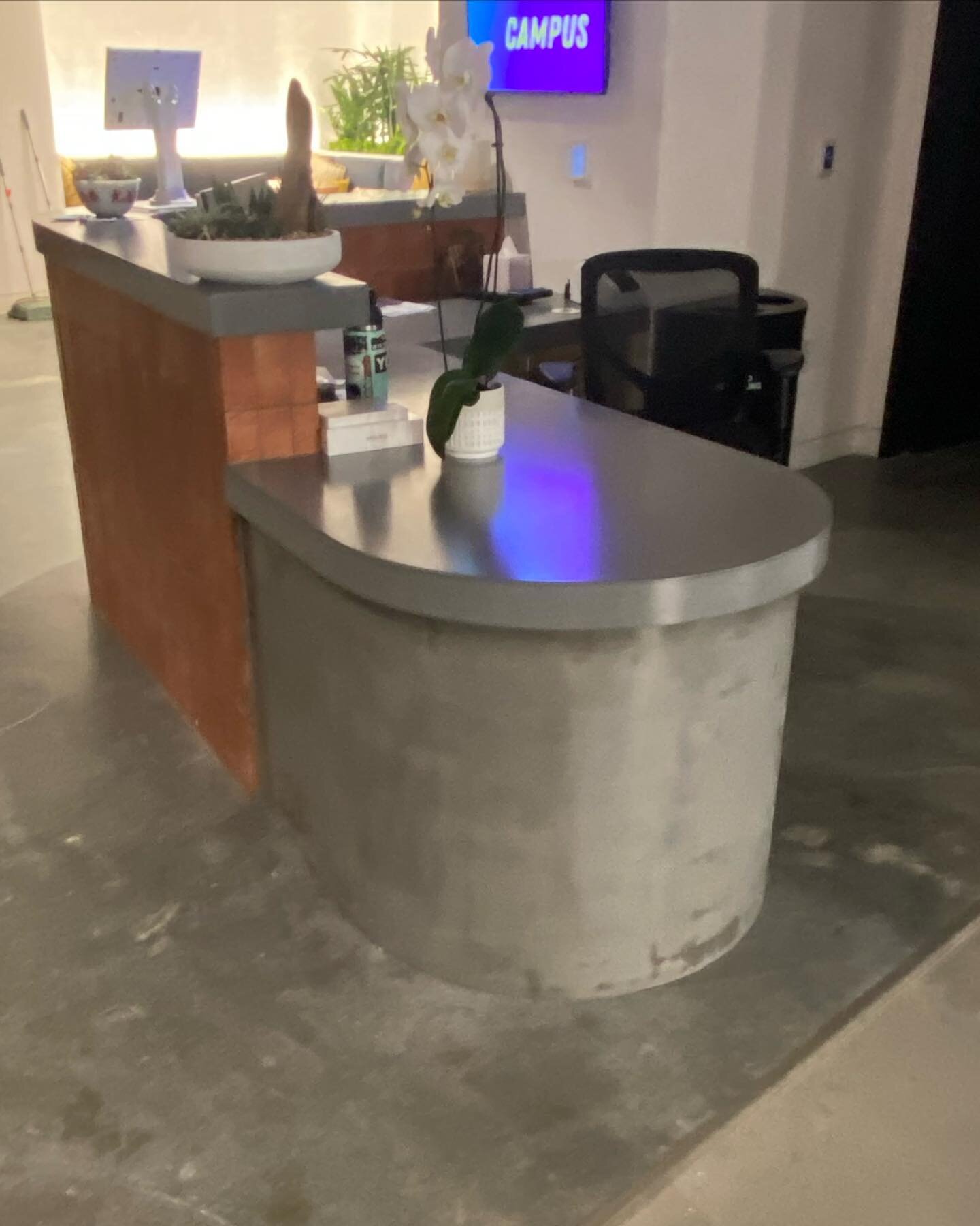 Final piece installed at the @canva ATX campus. This curved pony wall at the reception desk had to be remade due to an accident during install. 

It&rsquo;s the results that count. 

#newboldstone #newboldstonearchitecturalconcrete #concretecounterto