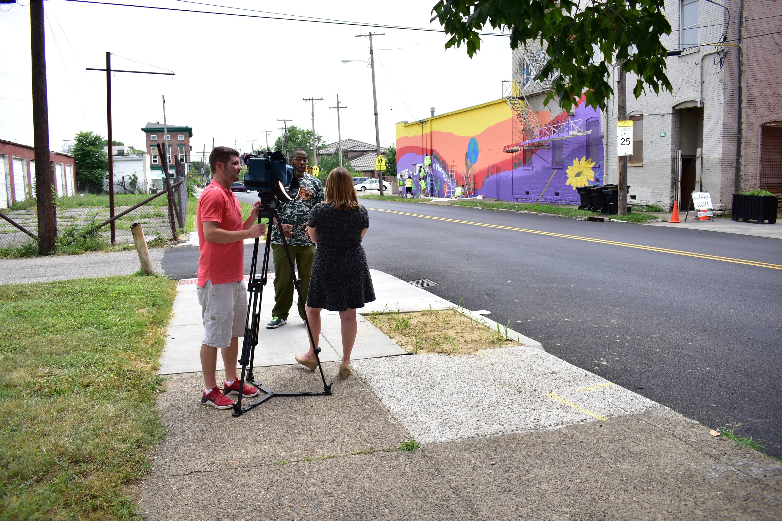 Students use art to bring inspiration to Louisville neighborhood "WDRB's Kate Springer talks with a group of Louisville students who are transforming a section of the city with their artwork creating inspiration for a neighborhood that needs it." Read all about it here !