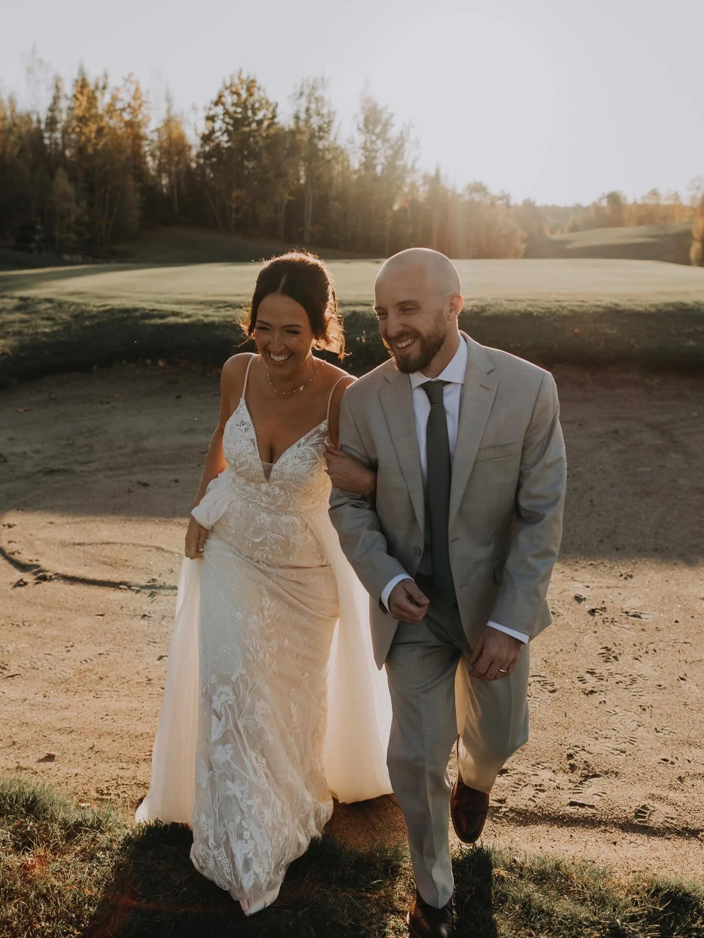 M + J 👰🏻&zwj;♀️🤵&zwj;♂️💍
.
.
.
.
.
.
#montrealwedding #montrealphotographer #quebecwedding #engagementshoot #montrealweddingphotographer #loveislove #weddingphotography #weddingphoto #makemoments #vscocam #wedding #canon #weddingseason #weddingda