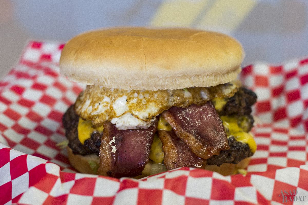 Breakfast Burger M&M Grill @ Almeda Rd, Houston, TX Yum factor: ⭐️⭐️⭐️⭐️🔹 Interior Design: ⭐️🔹🔹🔹🔹 Customer Service: ⭐️⭐️🔹🔹🔹 Overall Experience: ⭐️⭐️🔹🔹🔹
