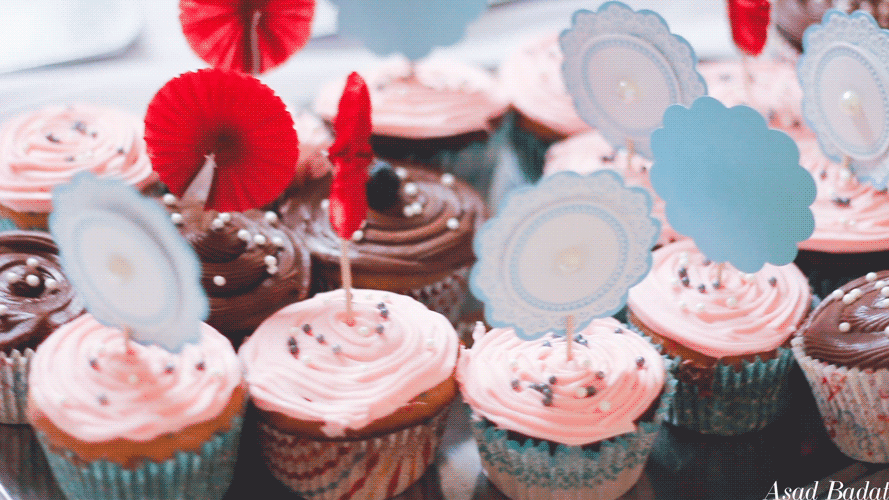 Cupcakes-1.gif