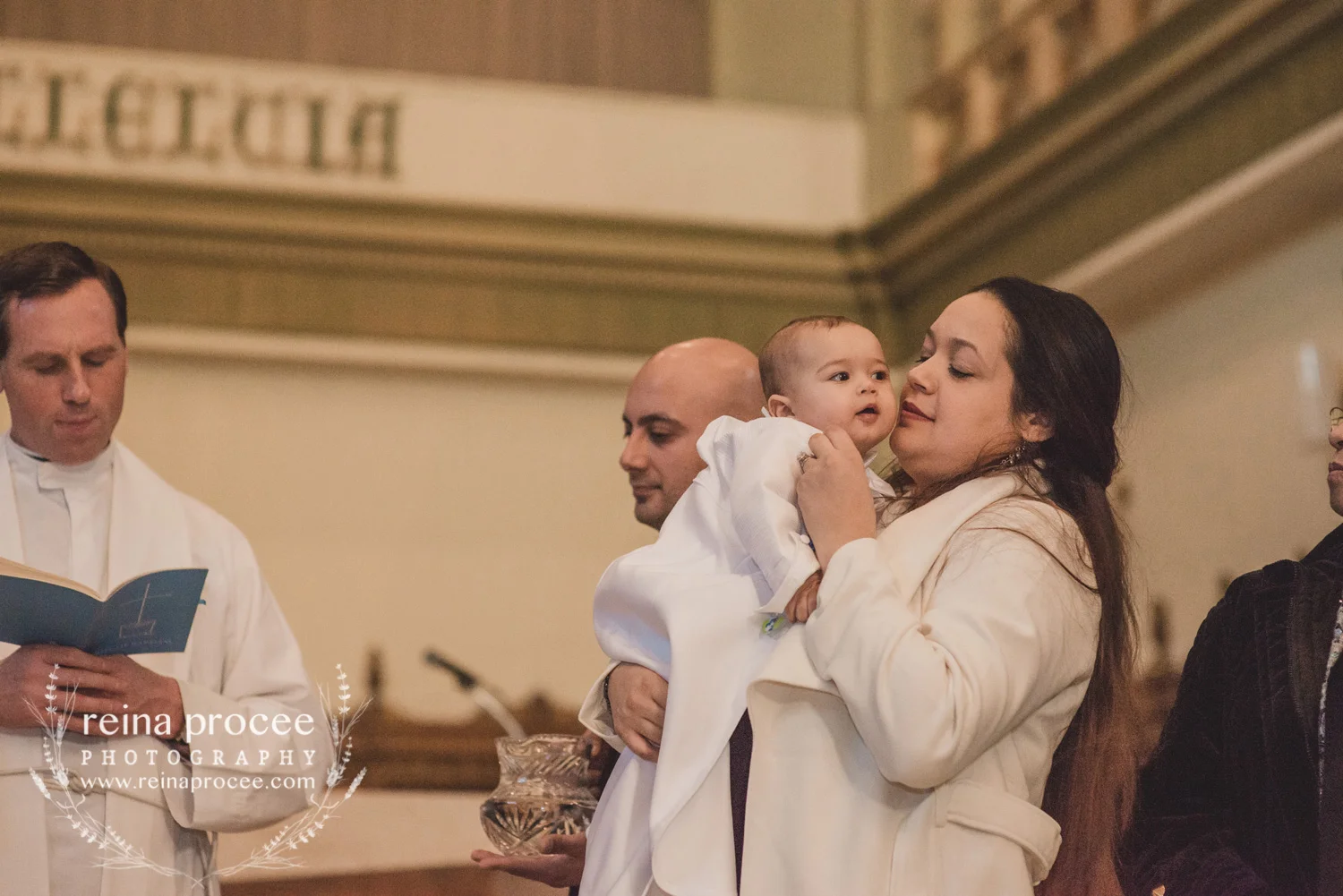 039-baptism-photographer-montreal-family-best-photos-portraits.jpg