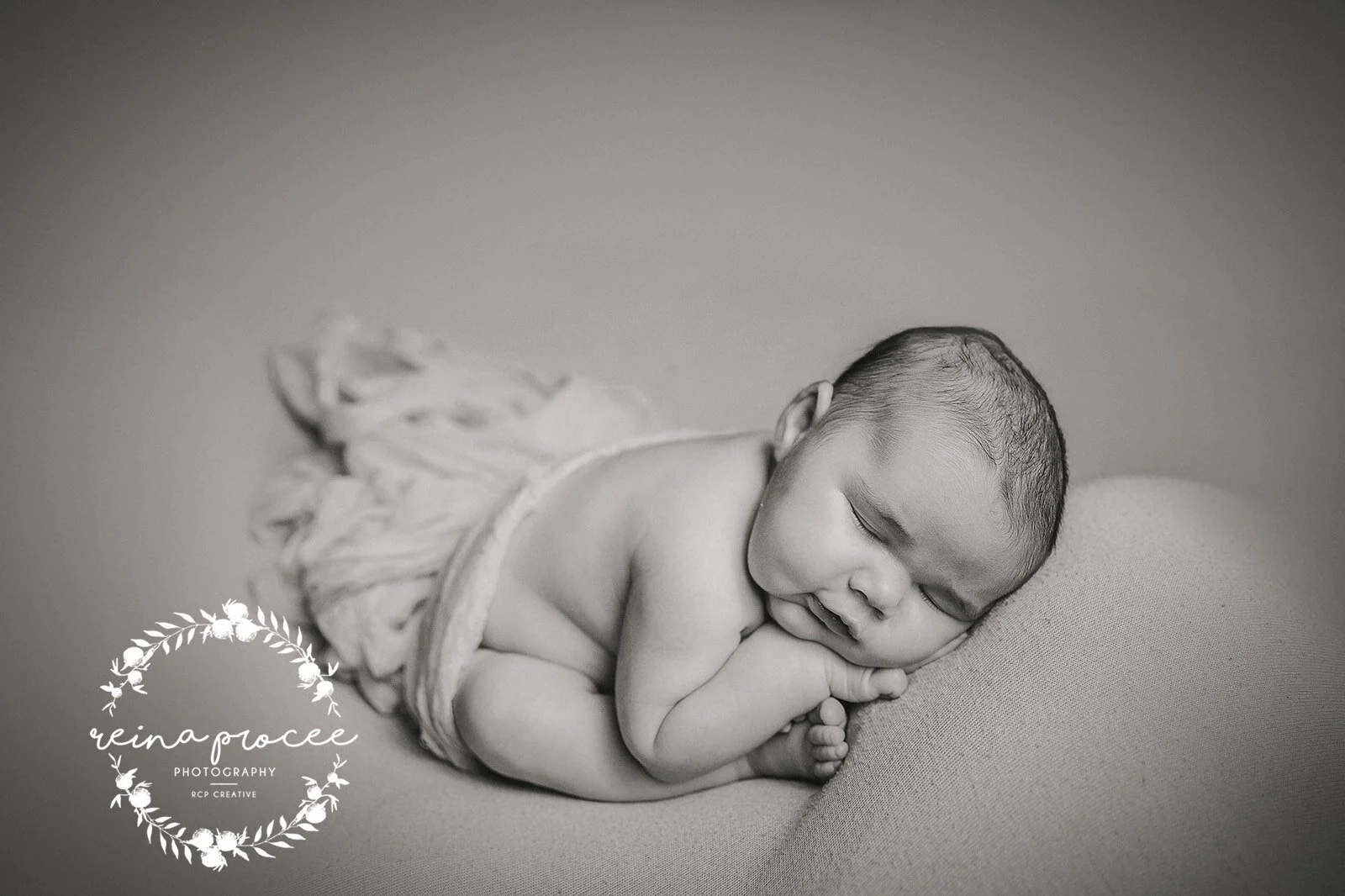 Montreal-Newborn-photo-sleeping-baby-3.jpg