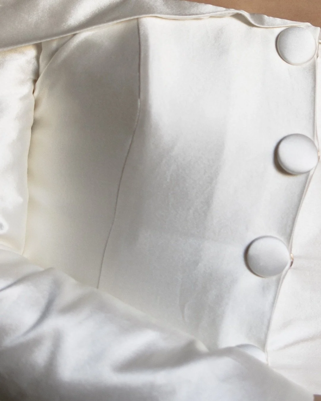 details of Silk Rebellion 🪡

6 more days until launch&hellip;

PHOTOS: @mari.trancoso 

#golijune #golijunebridal #fallbride #octoberbride #chicagobridal #nybfw #bridalinspo #weddingdressinspo #darkfeminineaesthetic #persianwedding #lifeofashowgirl 