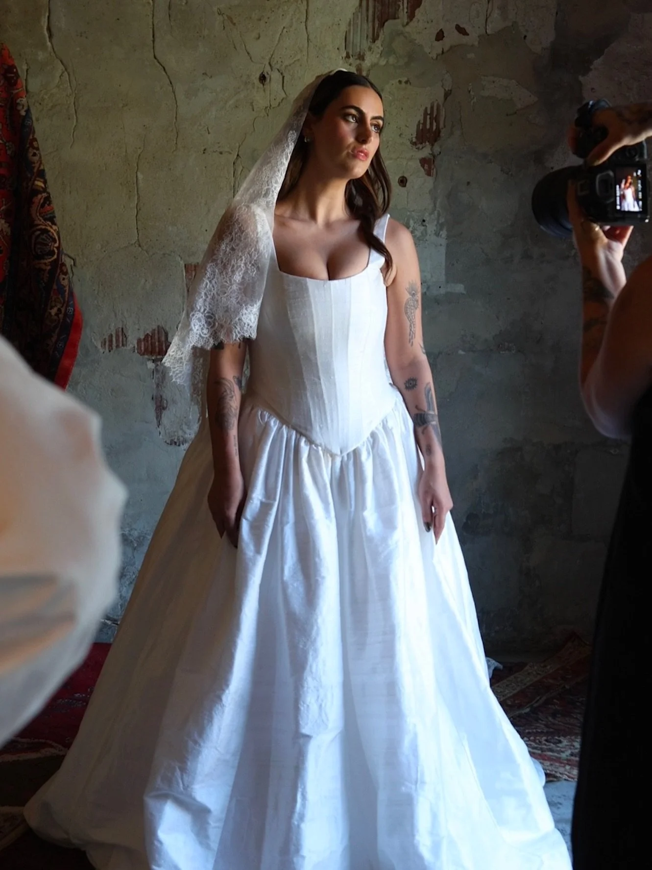 The corsetry of Silk Rebellion

The Hero Corset &bull; a structured bridal corset made from 100% raw silk, designed for the modern bride who values craftsmanship and silhouette. Featuring a flattering scoop neckline, and supportive straps, this boned