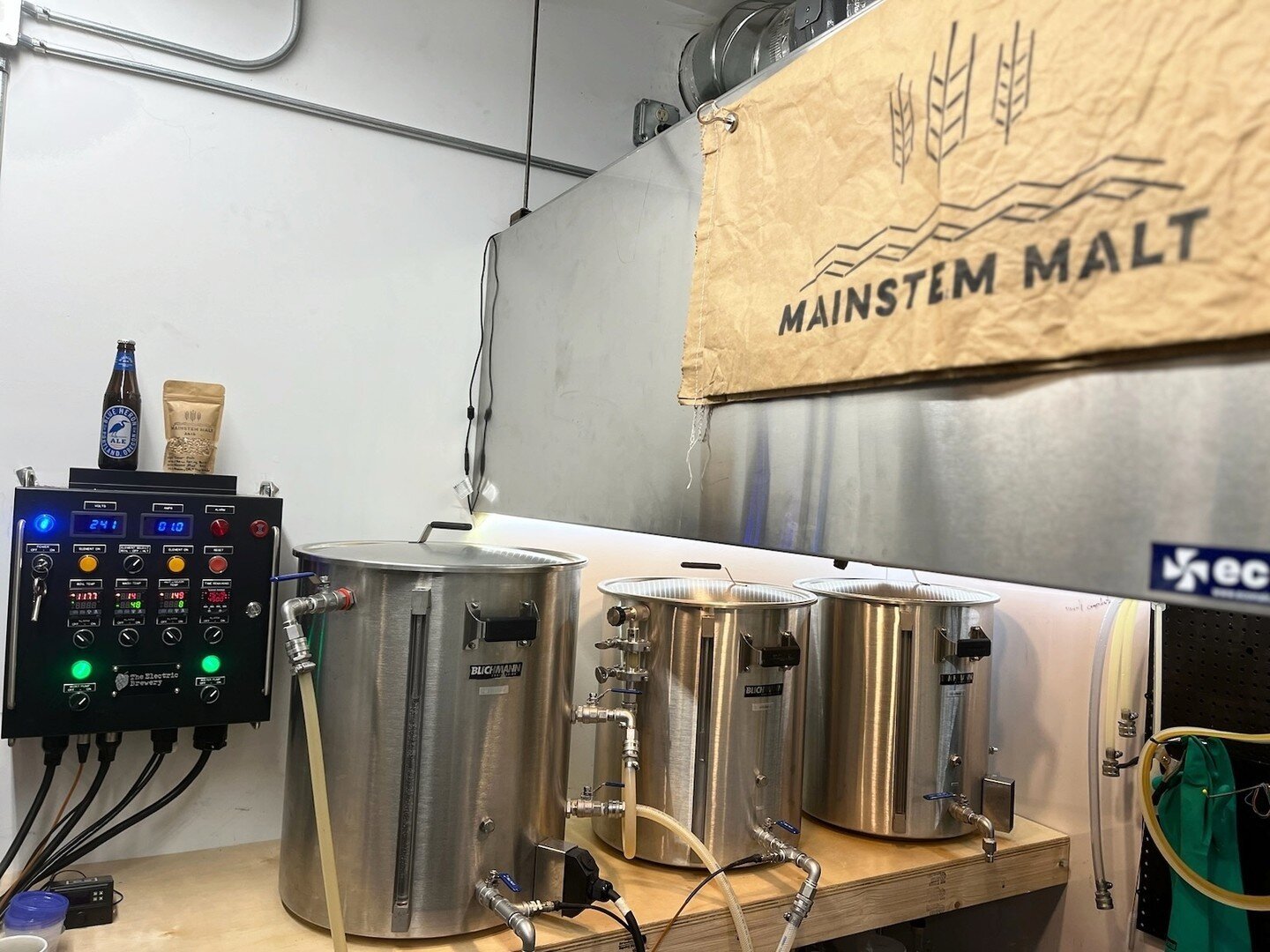 Back in 2016, Mainstem co-founder Phil/@tributary_to bought a big ol' &quot;Mainstem Malt&quot; stencil and would ink each bag of malt by hand. ⁠
⁠
The malt was being produced in 4 ton batches in collaboration with @lincmalt, using @salmonsafe barley