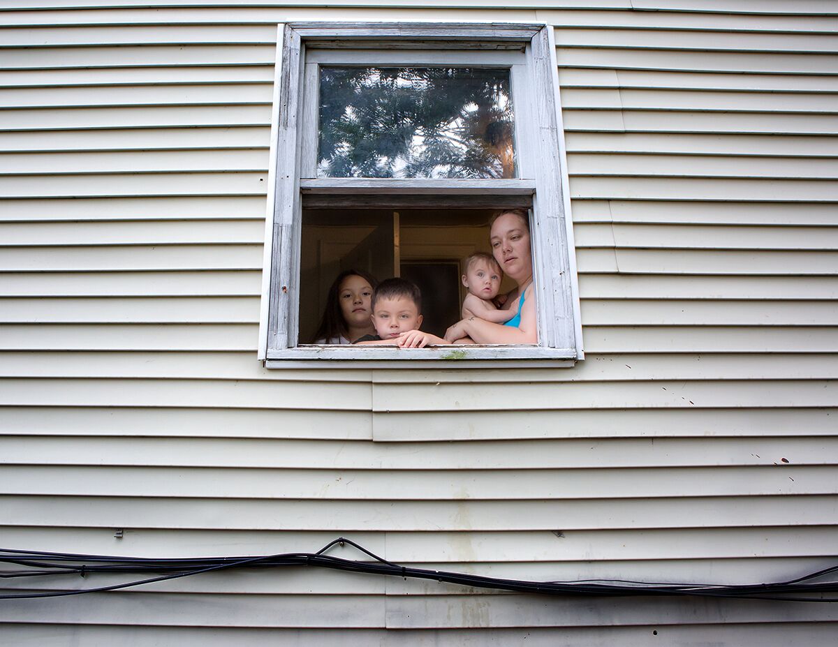 Shannon Davis, "That lady's lookin' at us"