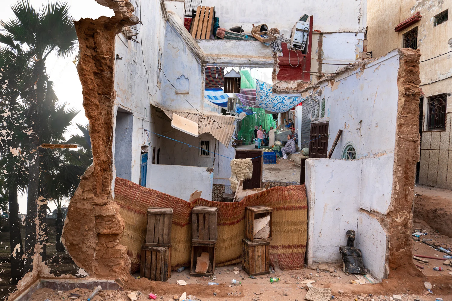 Sandrine Arons, "Broken Walls"