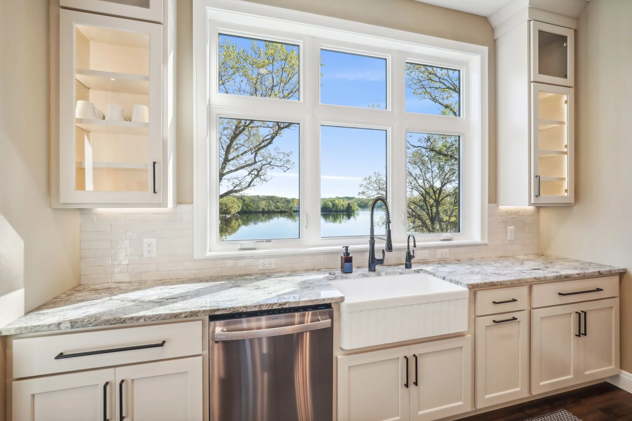 E12590 Bay Road-017.jpg