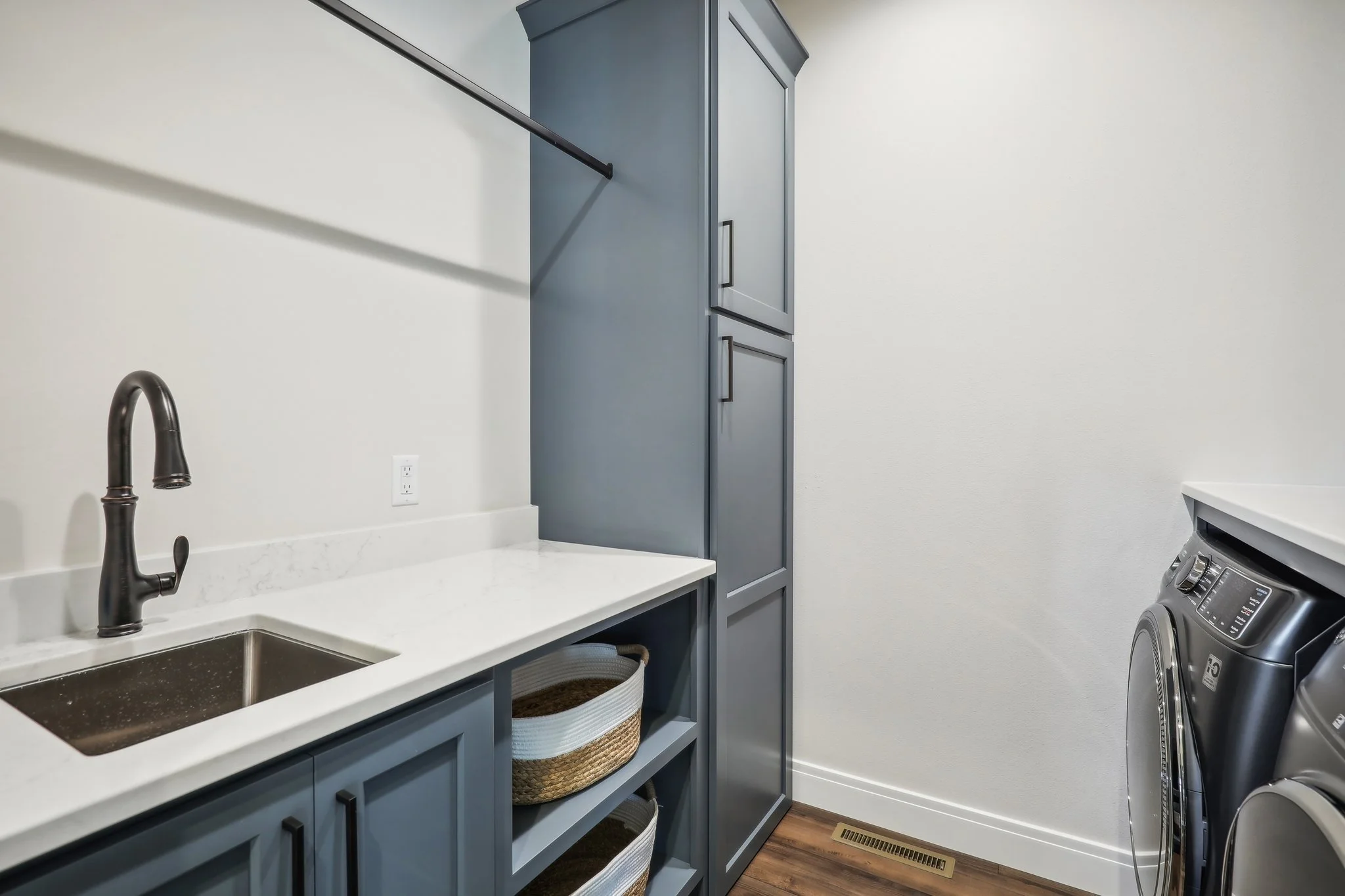 E12590 Bay Road-056.jpg
