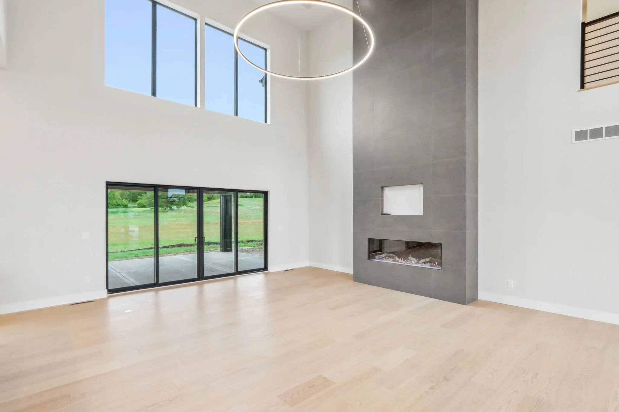 7-web-or-mls-Raleigh Rd-2205-007.jpg