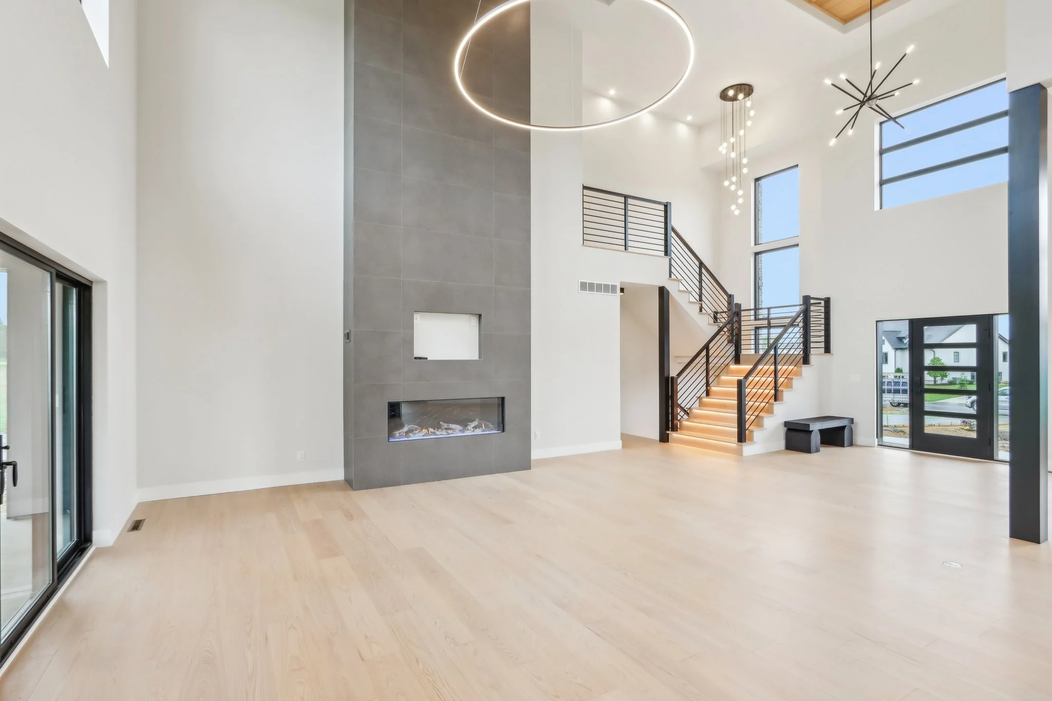 8-web-or-mls-Raleigh Rd-2205-008.jpg