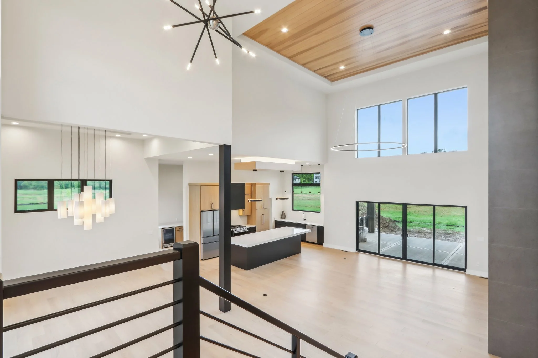 12-web-or-mls-Raleigh Rd-2205-012.jpg
