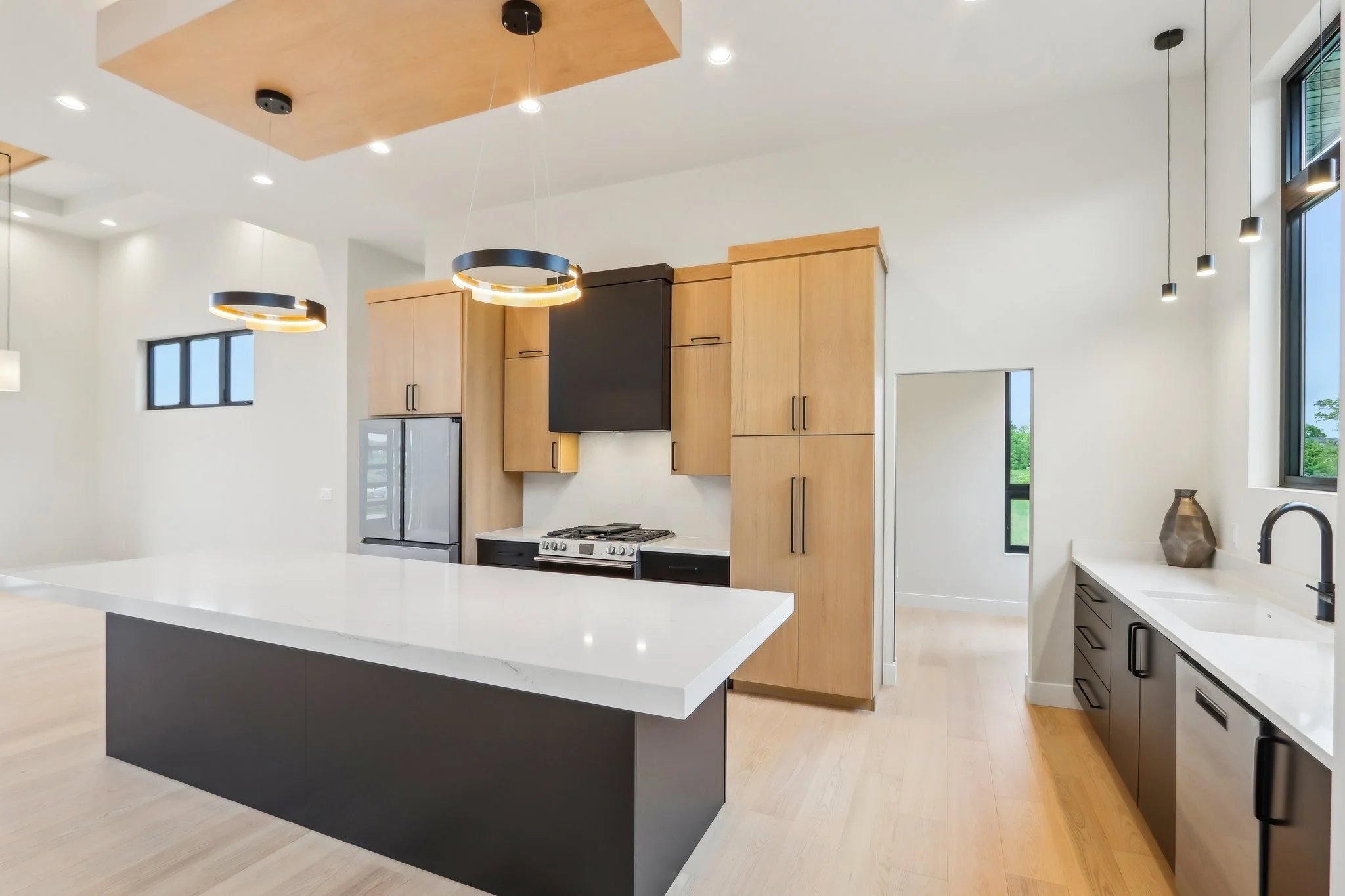 22-web-or-mls-Raleigh Rd-2205-022.jpg