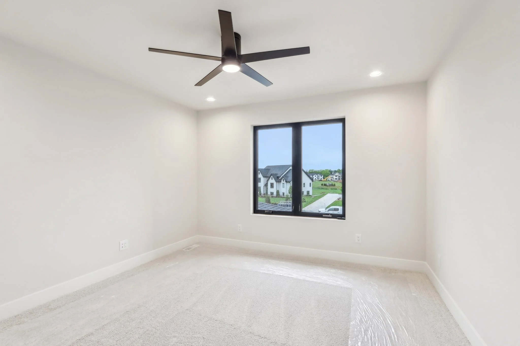 33-web-or-mls-Raleigh Rd-2205-033.jpg