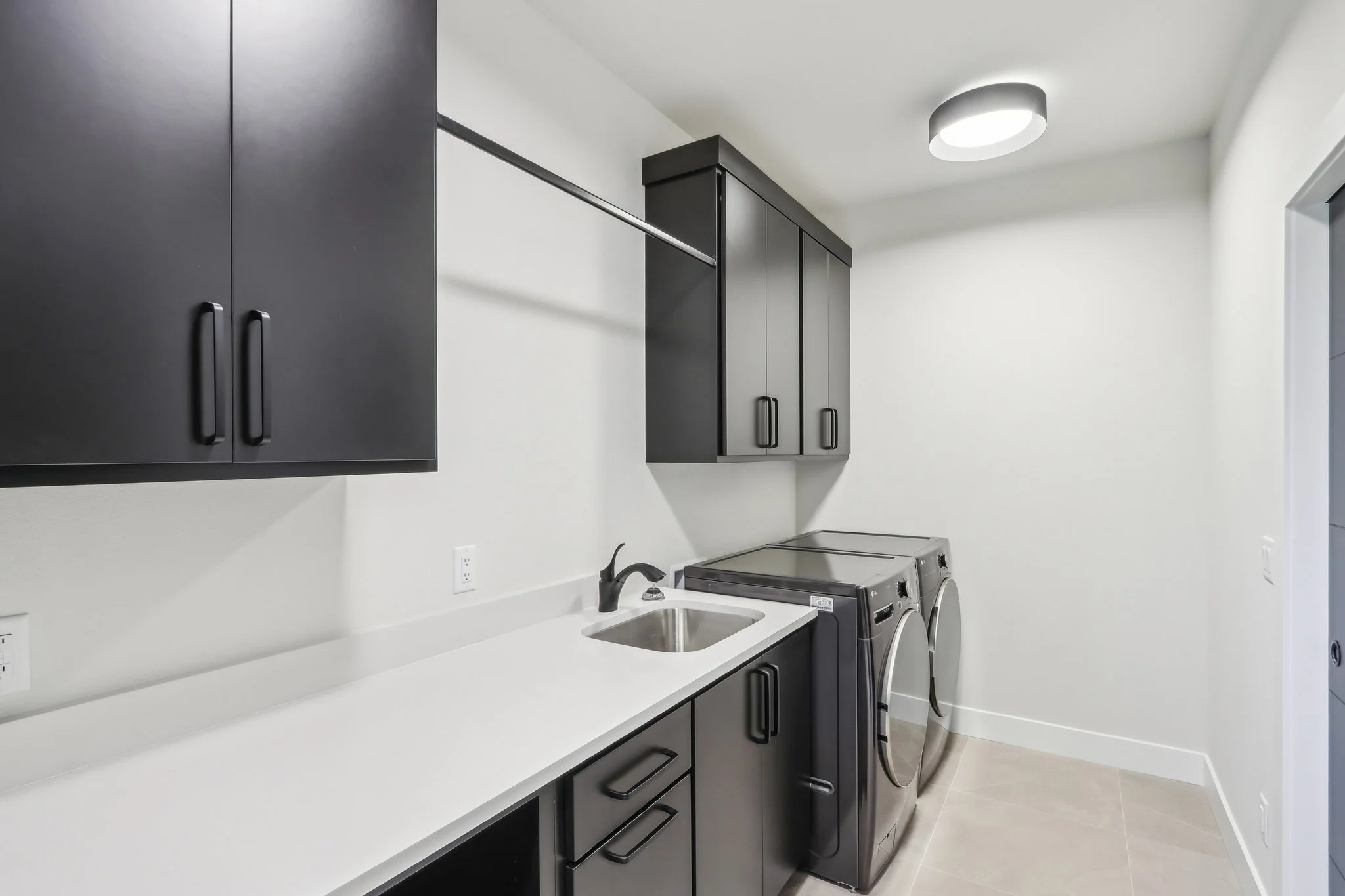 46-web-or-mls-Raleigh Rd-2205-046.jpg