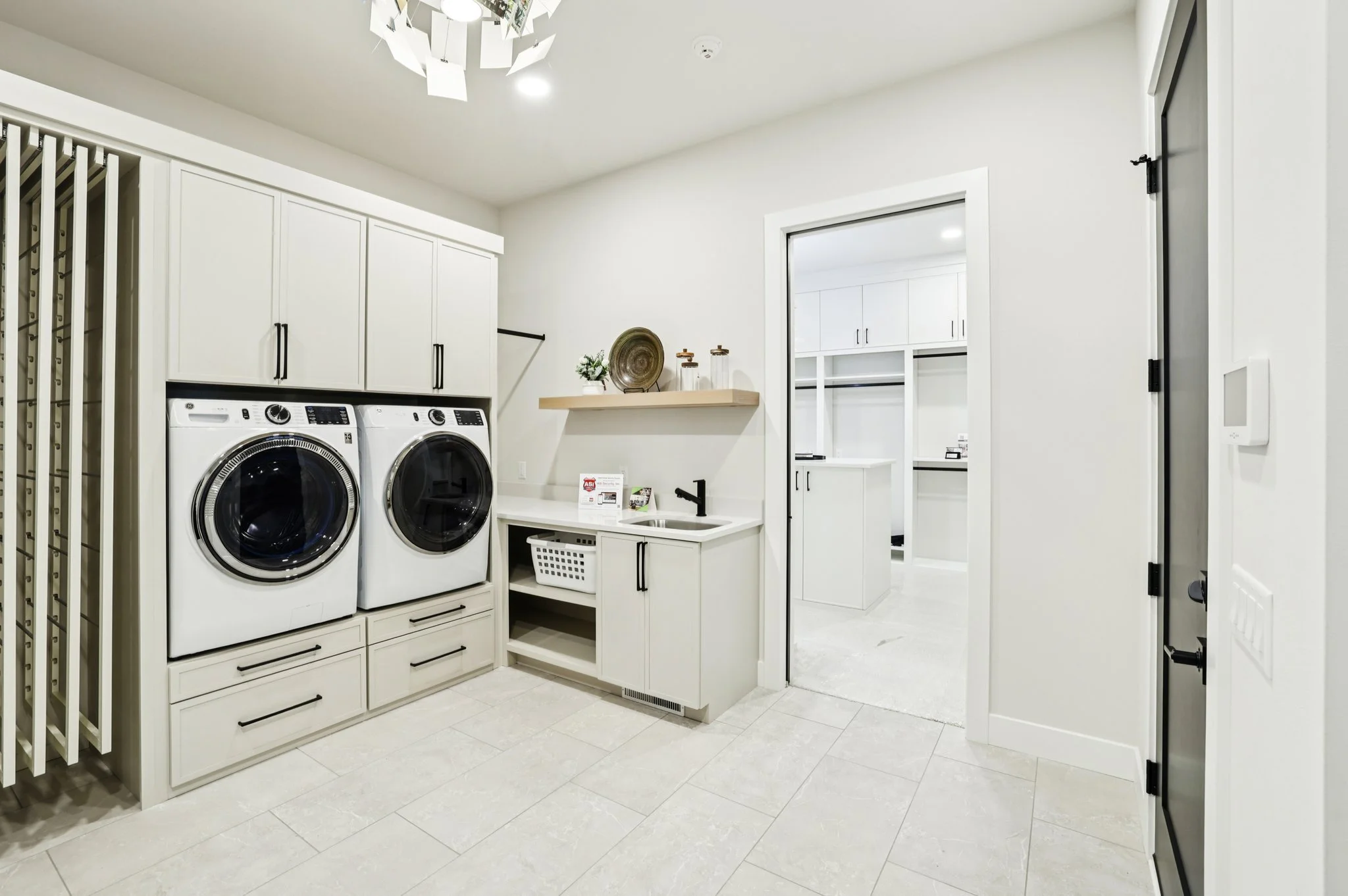 37-web-or-mls-Moll Drive-S2706-037.jpg