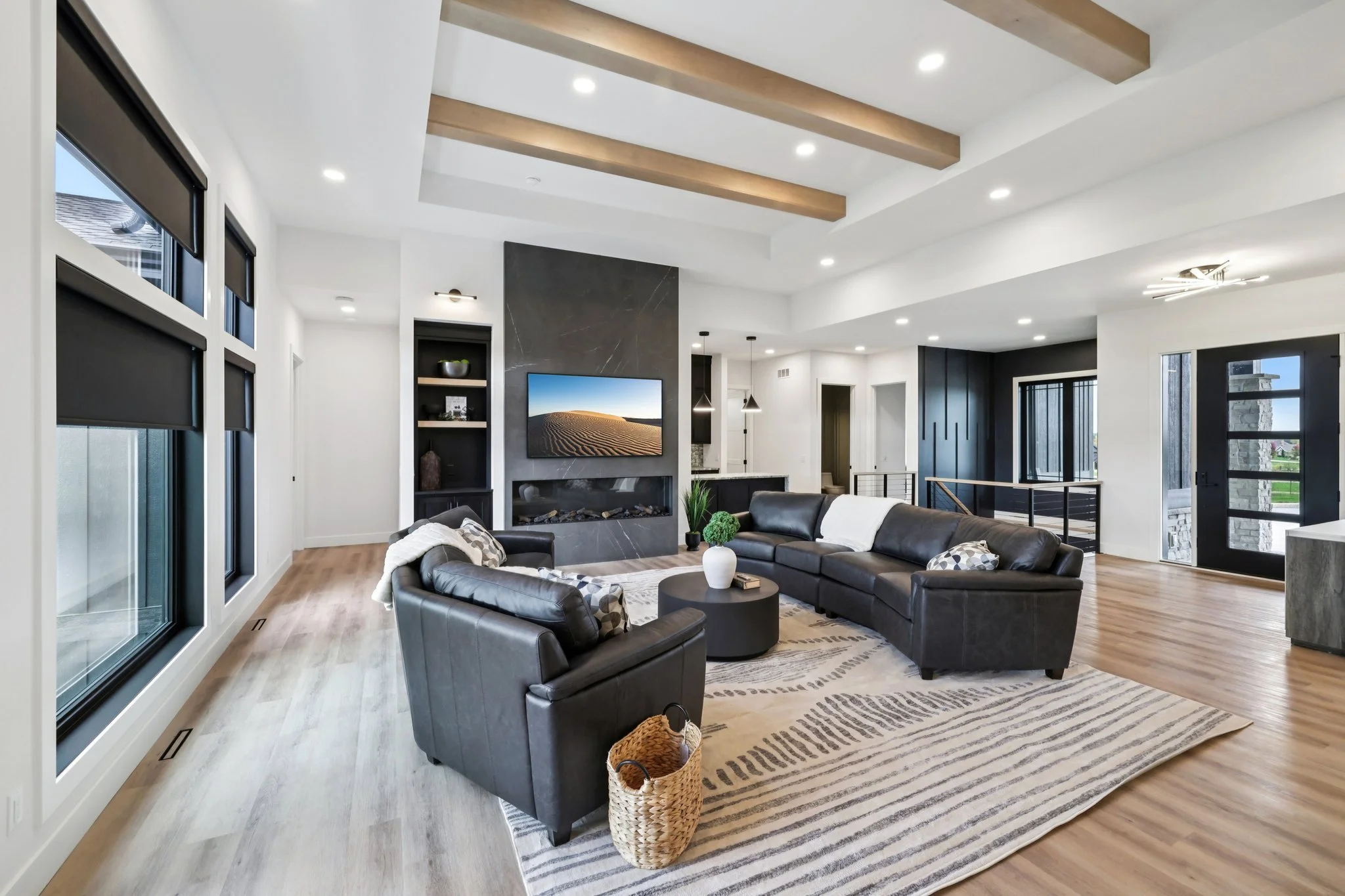 18-web-or-mls-Prairie Hill Dr-L1710-018.jpg