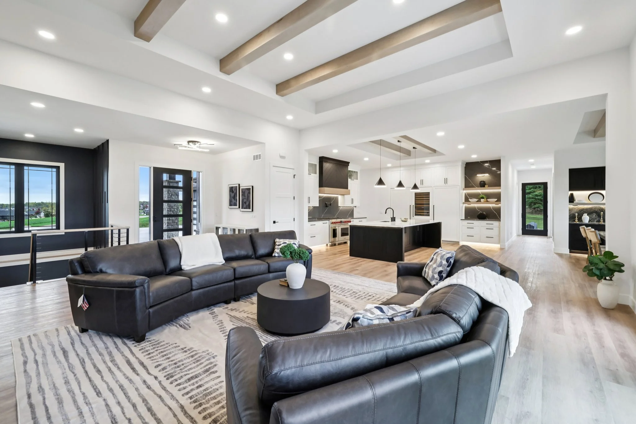 25-web-or-mls-Prairie Hill Dr-L1710-025.jpg