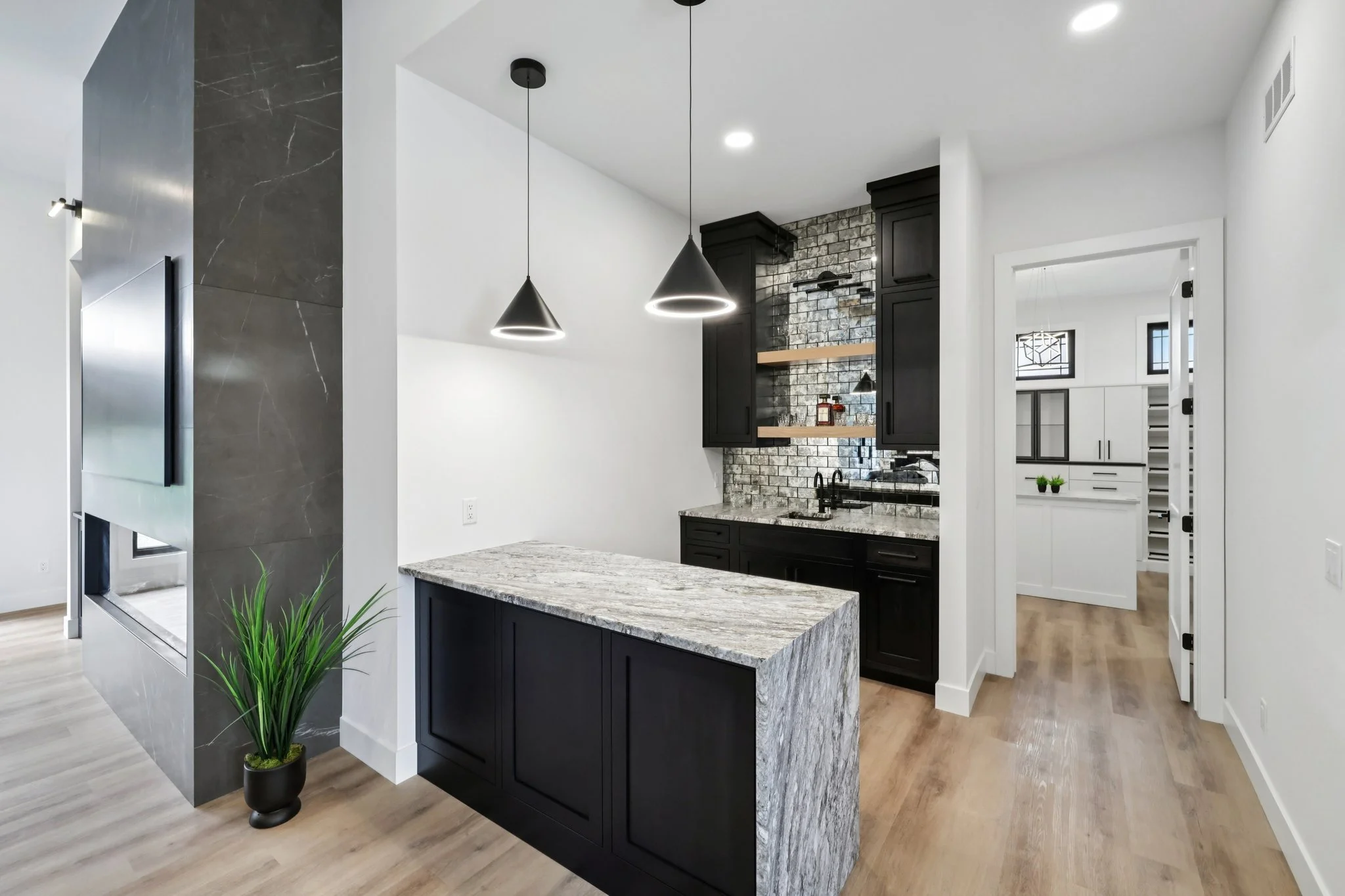 33-web-or-mls-Prairie Hill Dr-L1710-033.jpg
