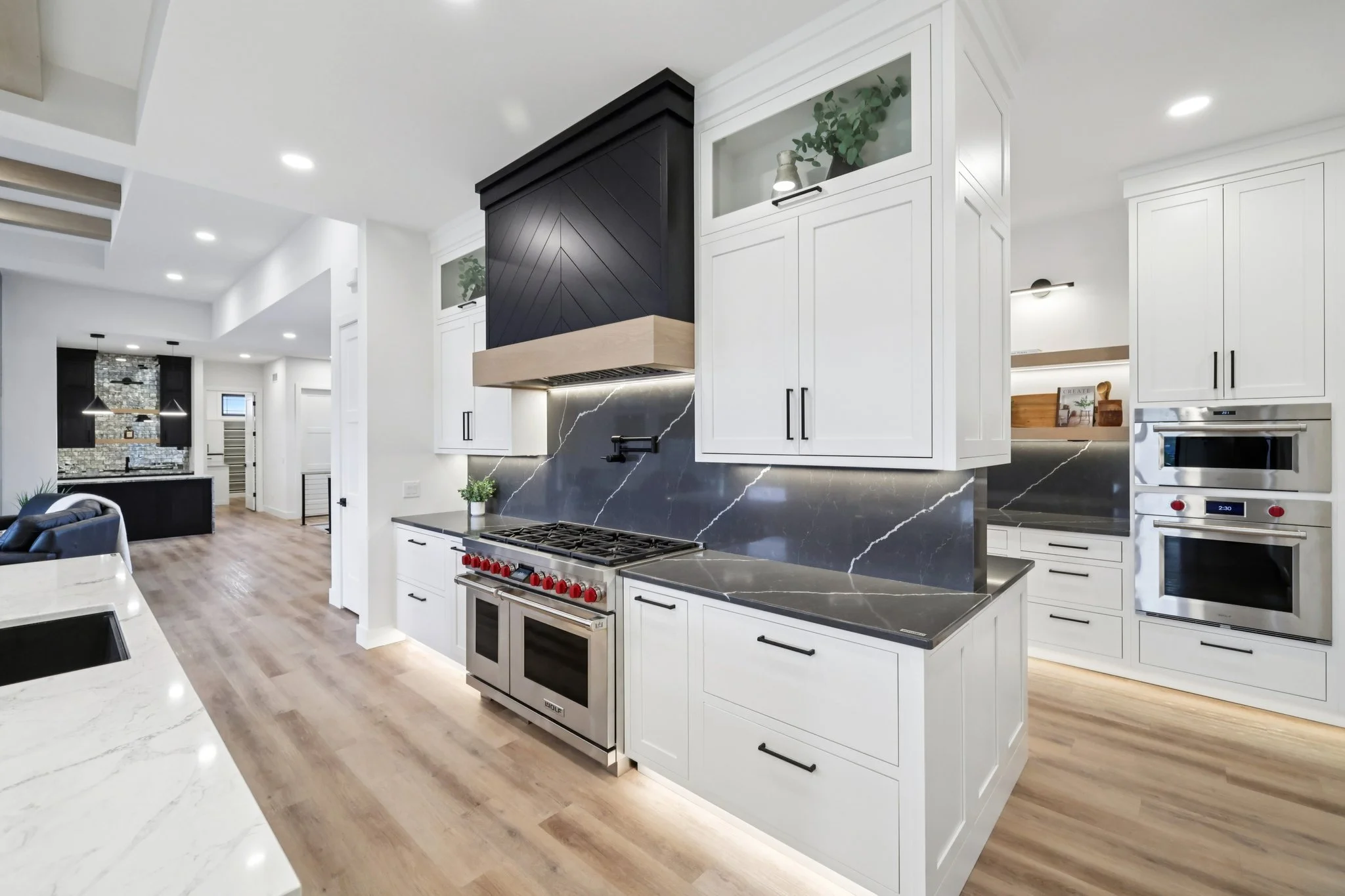 36-web-or-mls-Prairie Hill Dr-L1710-036.jpg