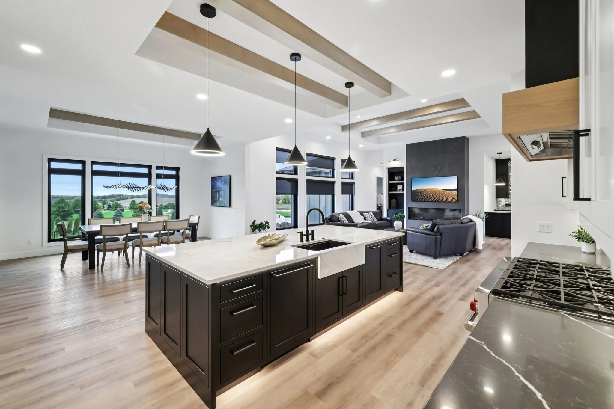 38-web-or-mls-Prairie Hill Dr-L1710-038.jpg