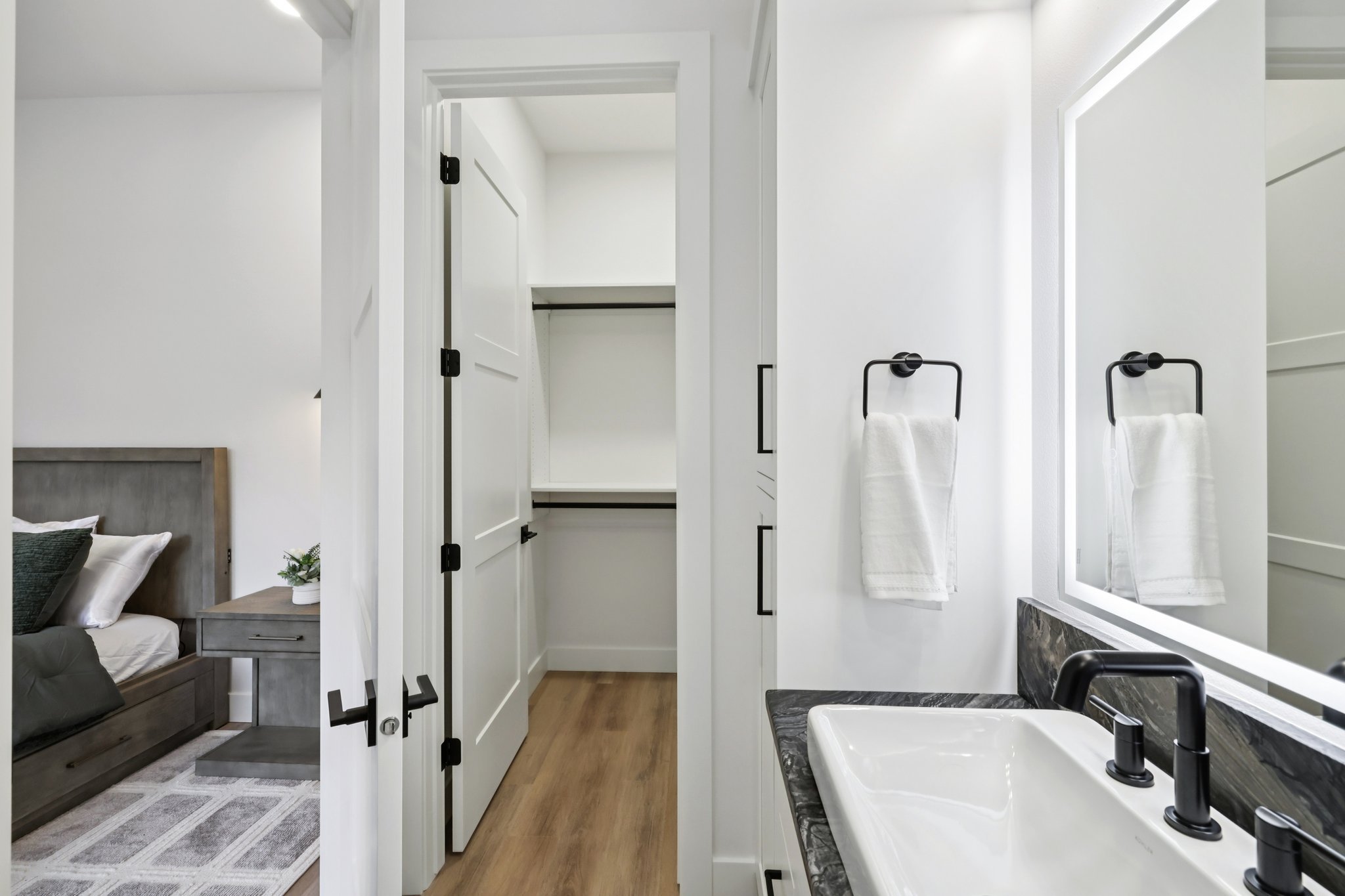 54-web-or-mls-Prairie Hill Dr-L1710-054.jpg