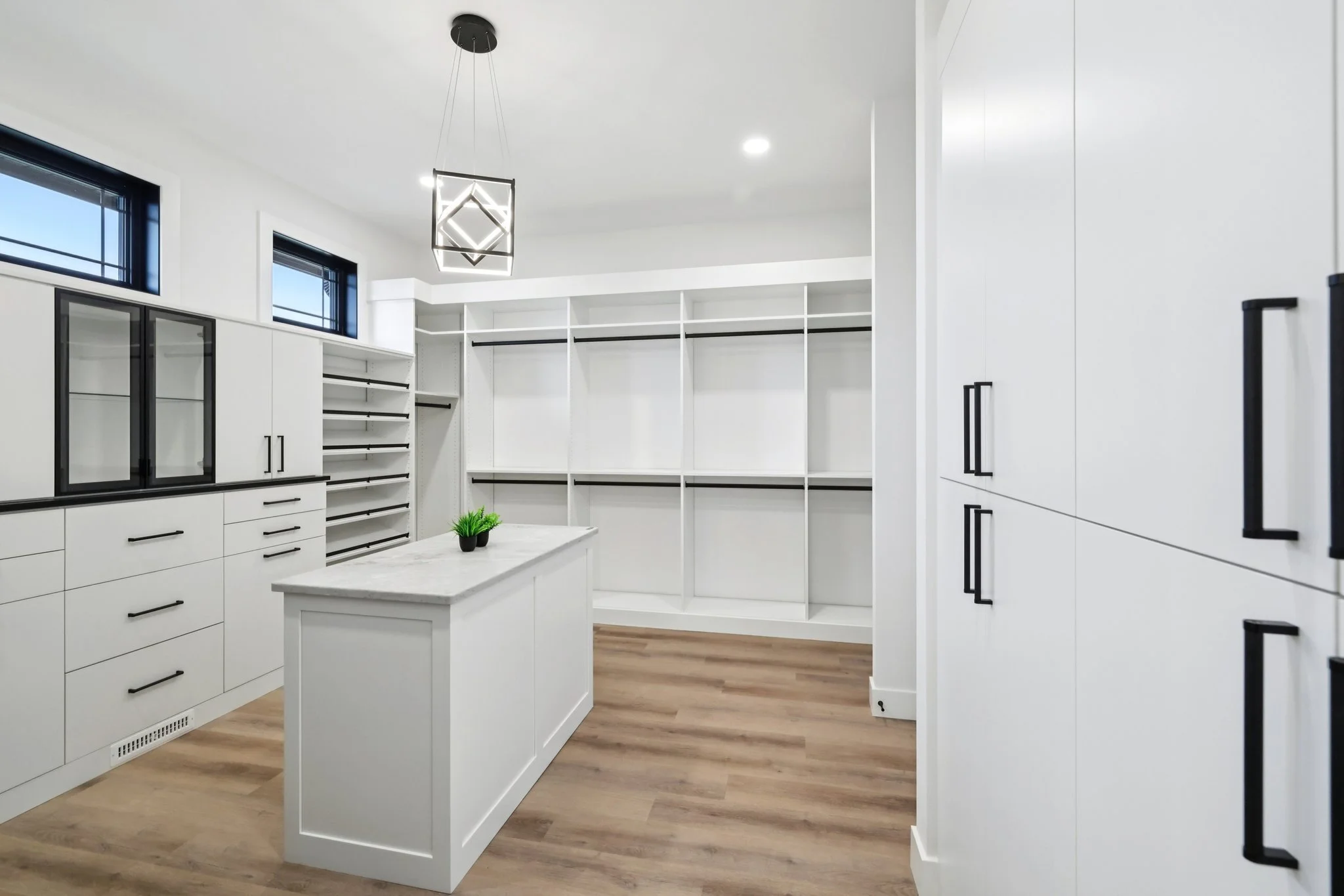 64-web-or-mls-Prairie Hill Dr-L1710-064.jpg