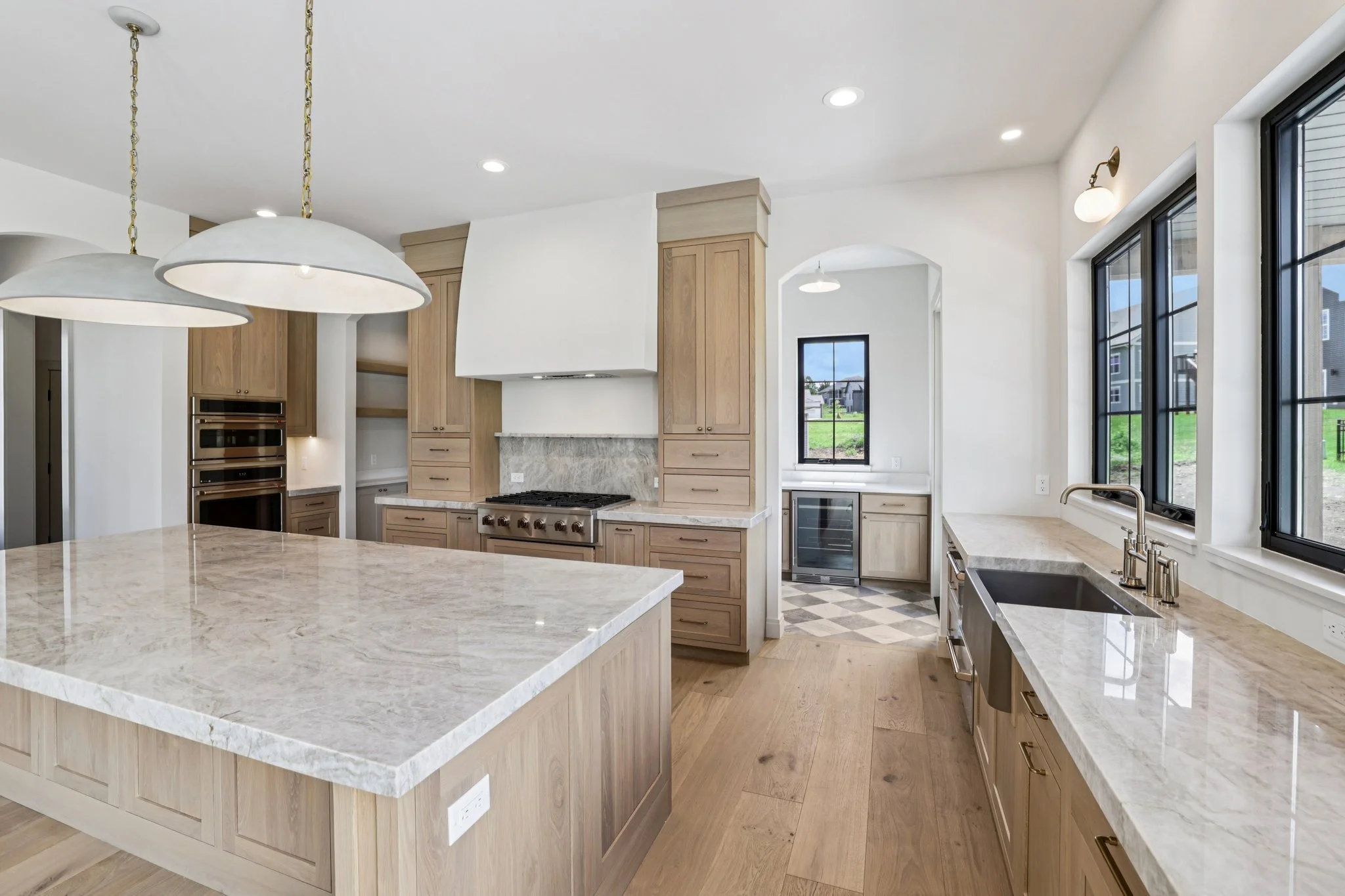 16-web-or-mls-Telemark Pkwy-S2806-016.jpg