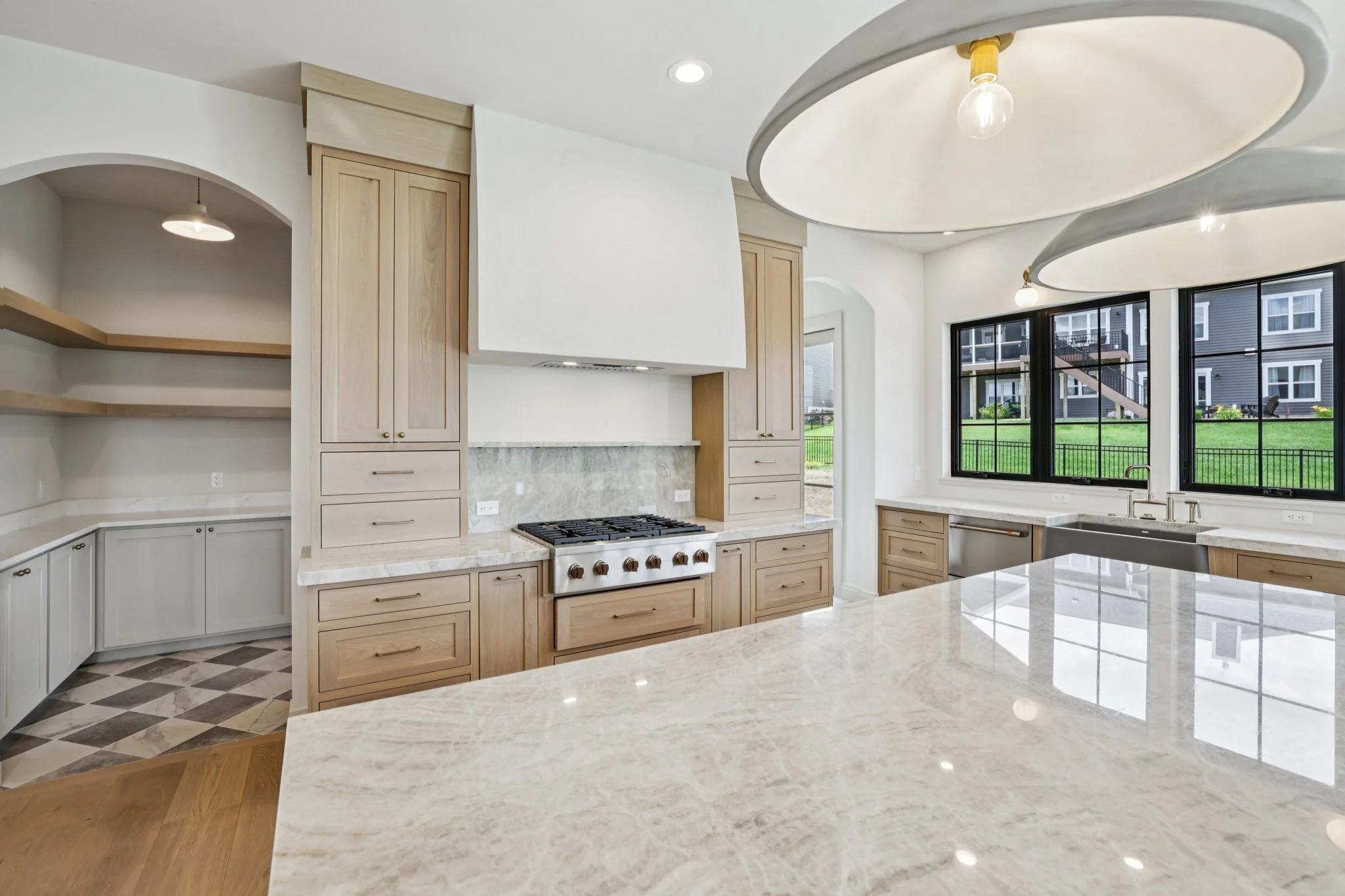 18-web-or-mls-Telemark Pkwy-S2806-018.jpg