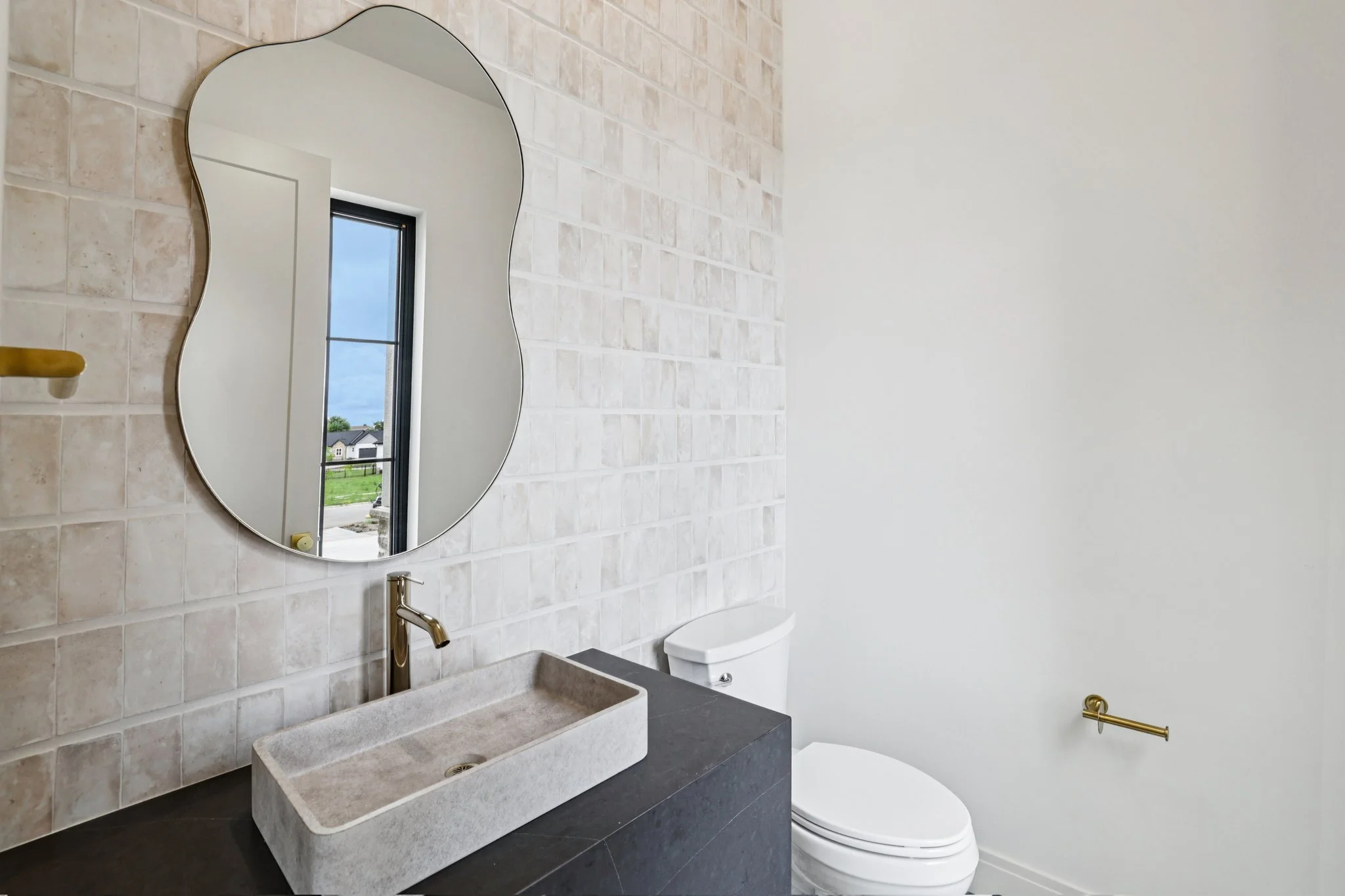 34-web-or-mls-Telemark Pkwy-S2806-034.jpg