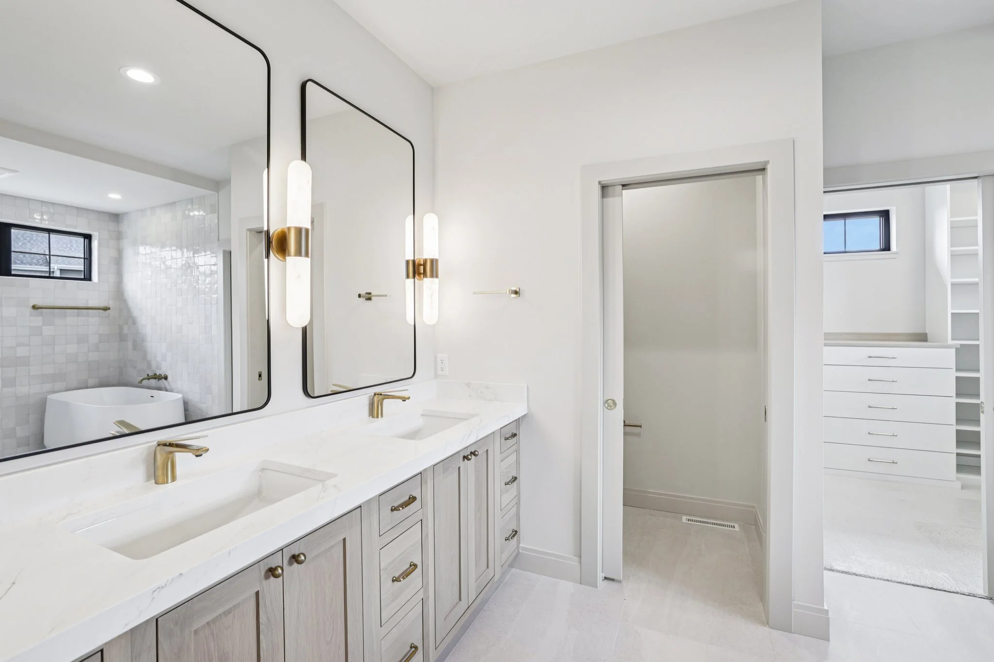 44-web-or-mls-Telemark Pkwy-S2806-044.jpg