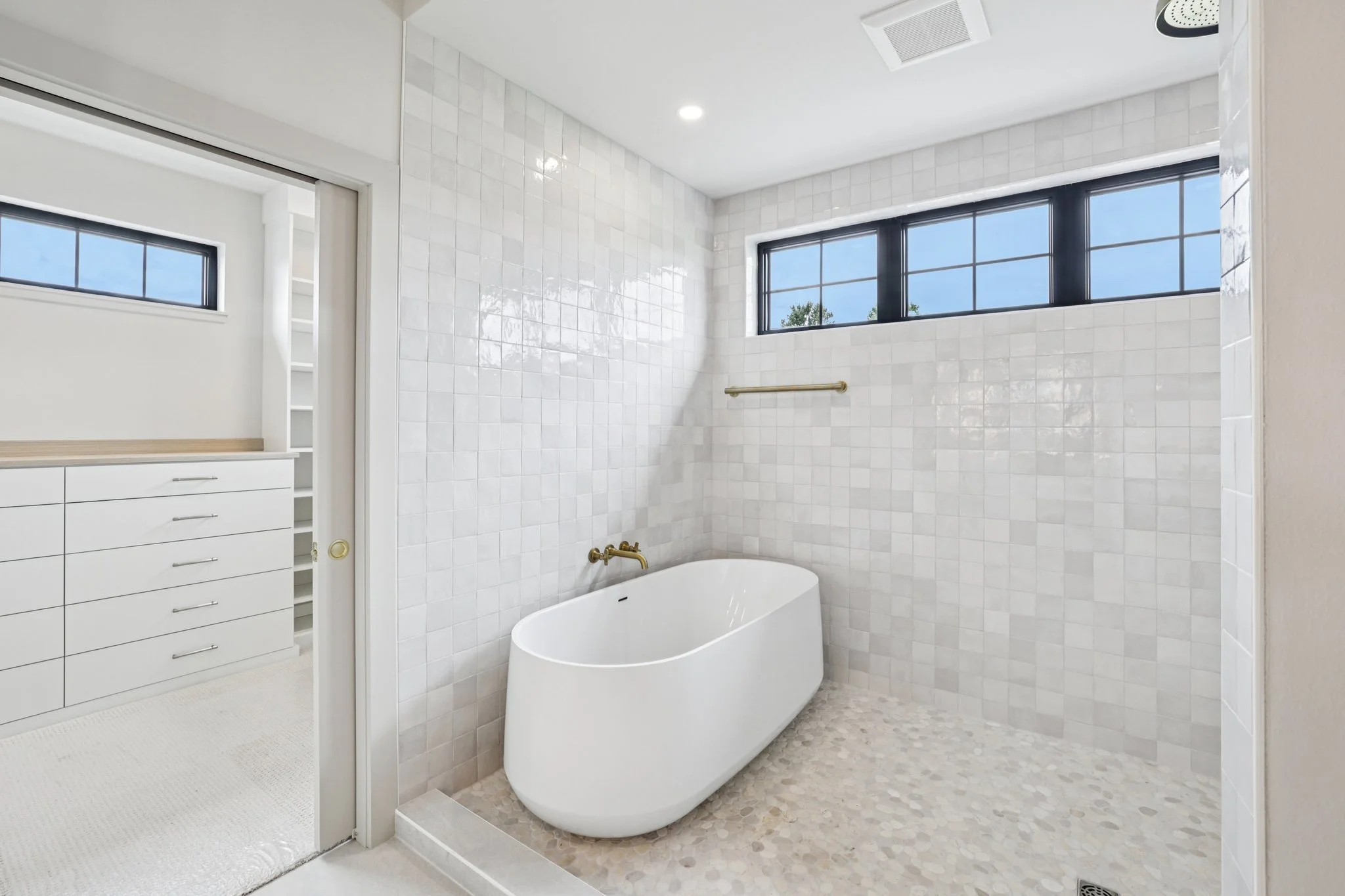 46-web-or-mls-Telemark Pkwy-S2806-046.jpg