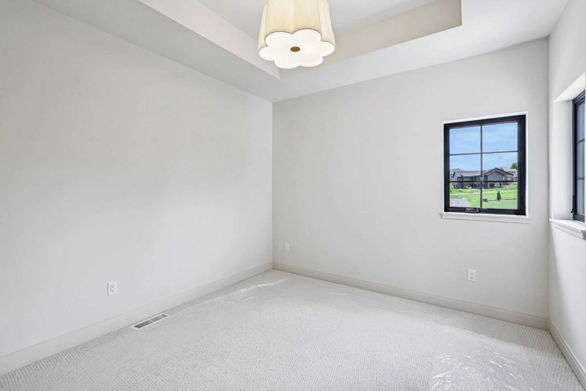 48-web-or-mls-Telemark Pkwy-S2806-048.jpg